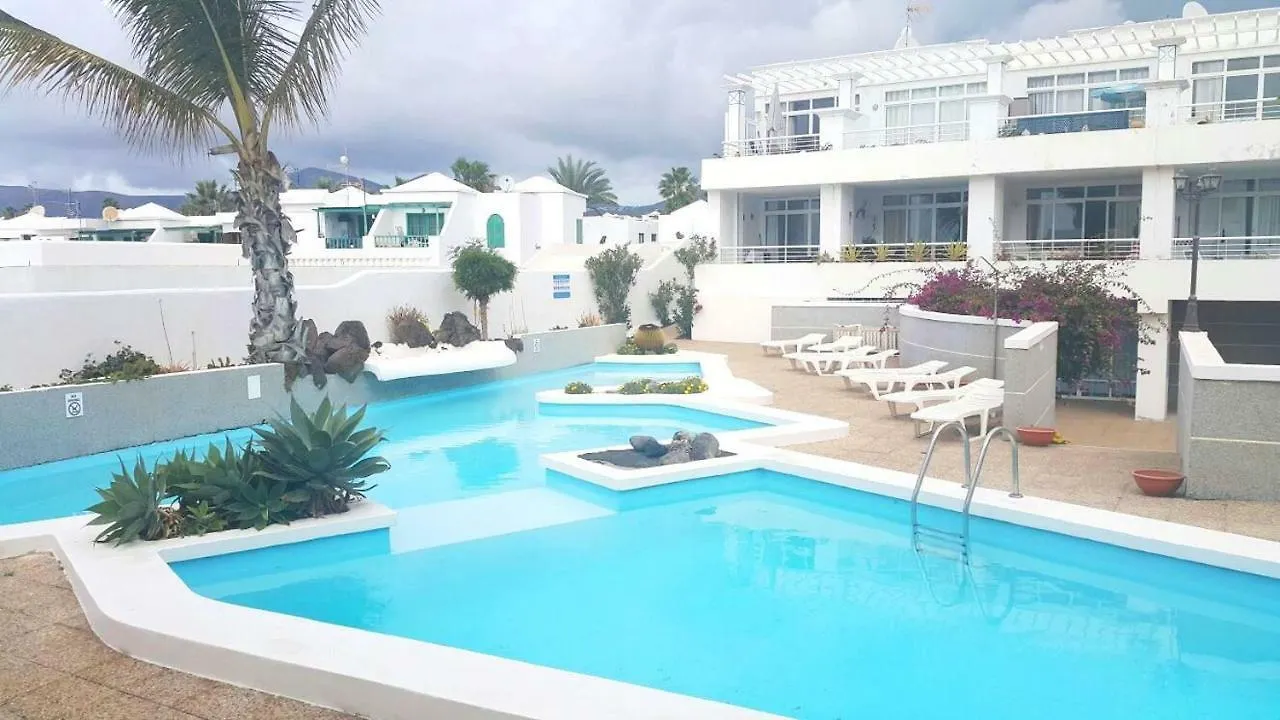 Pearl Daire Puerto del Carmen  İspanya